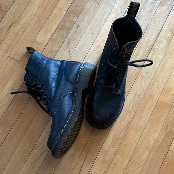 Dr. Martens 1460 Pascal boots - Picture 1 of 5